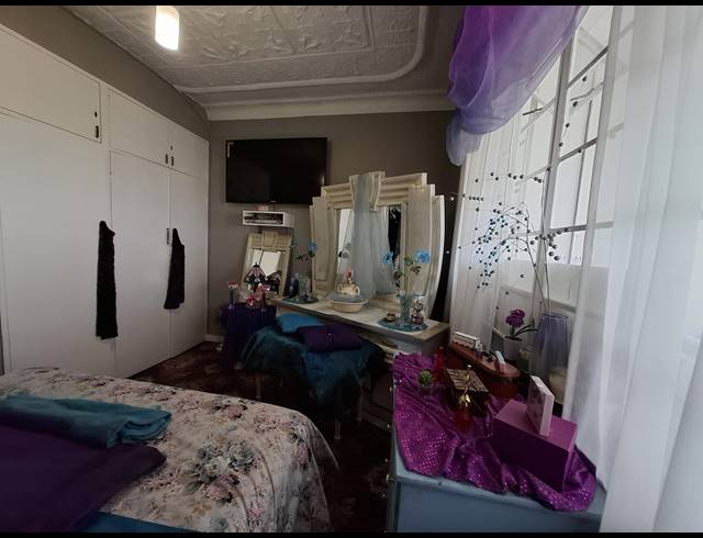 2 BEDROOM APARTMENT FOR SALE IN SPRINGS CENTRAL
